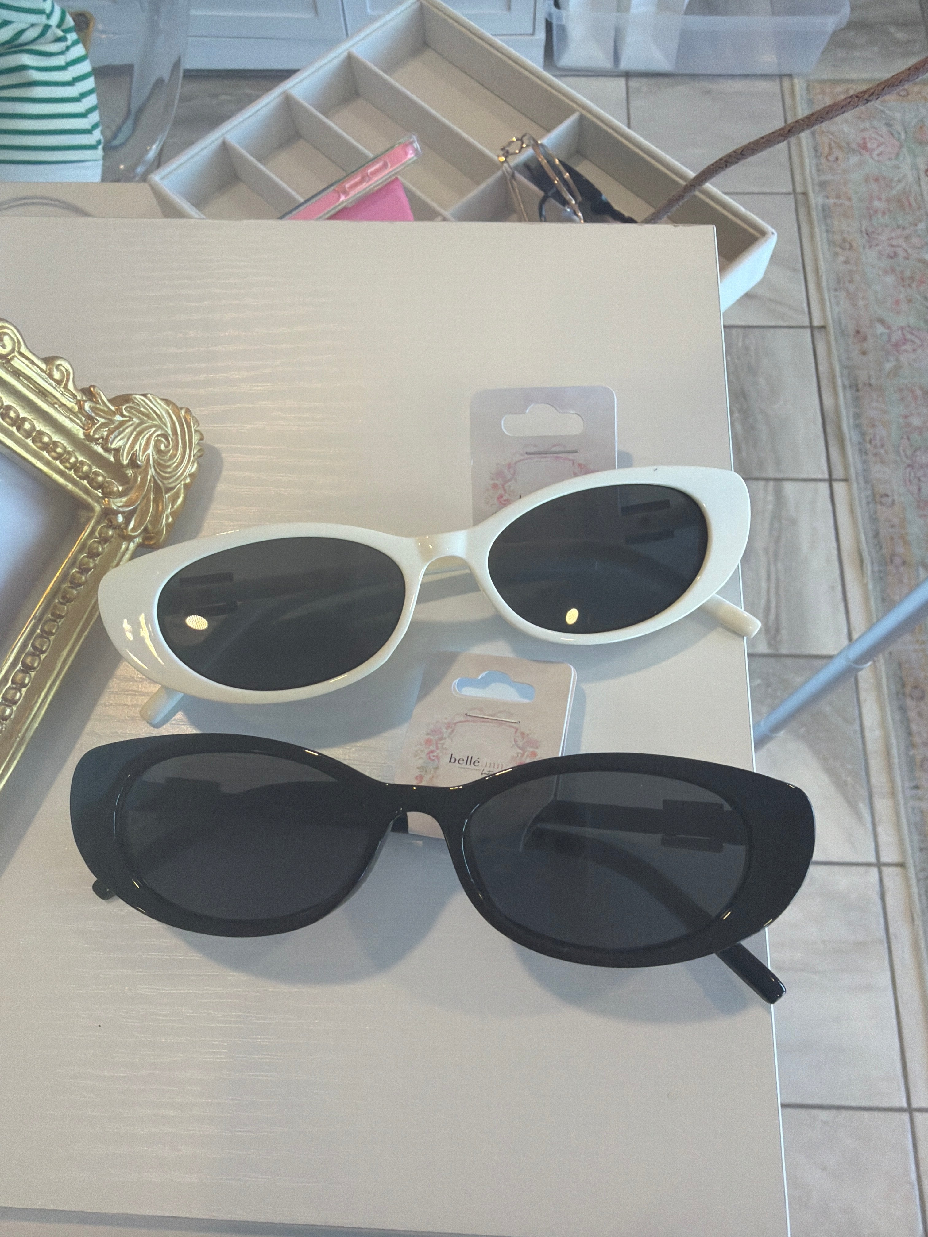 White/ Black Sunnies