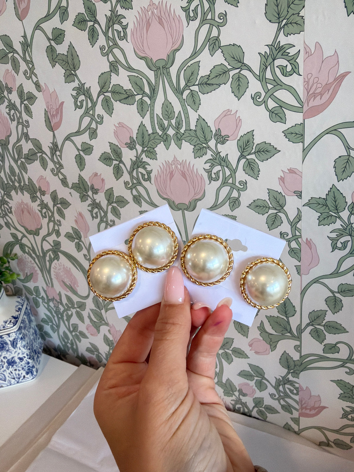 Cream Gold Pearl Earrings