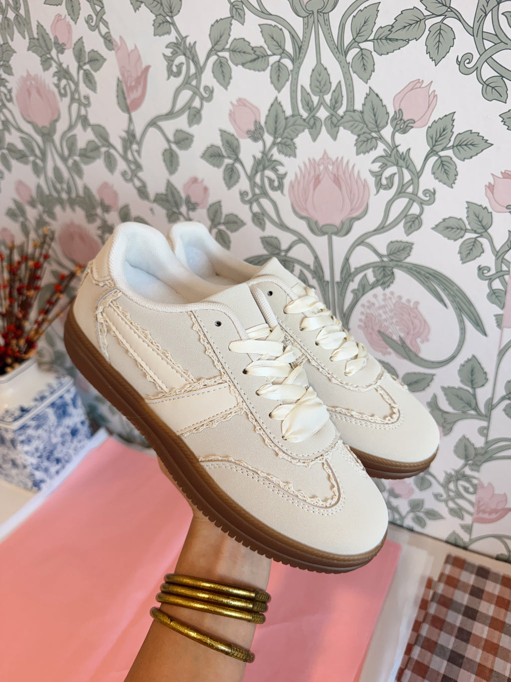 Ivory Sneckers