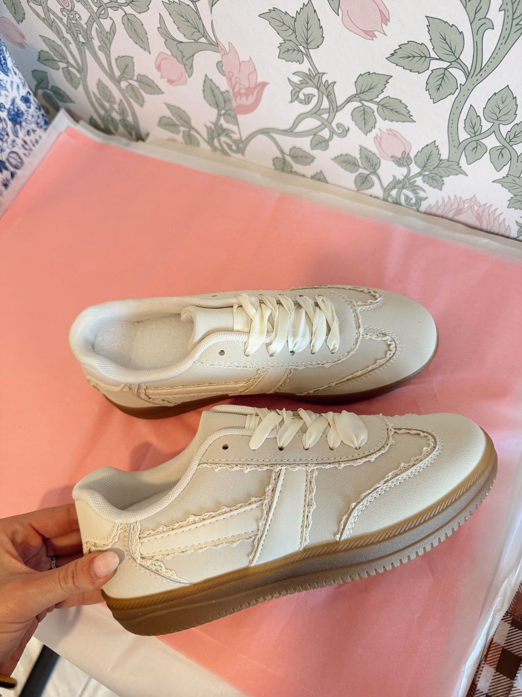 Ivory Sneckers